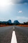 宽阔公路延伸向远方
