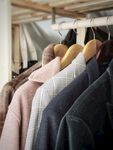 多样款式挂式服装展示