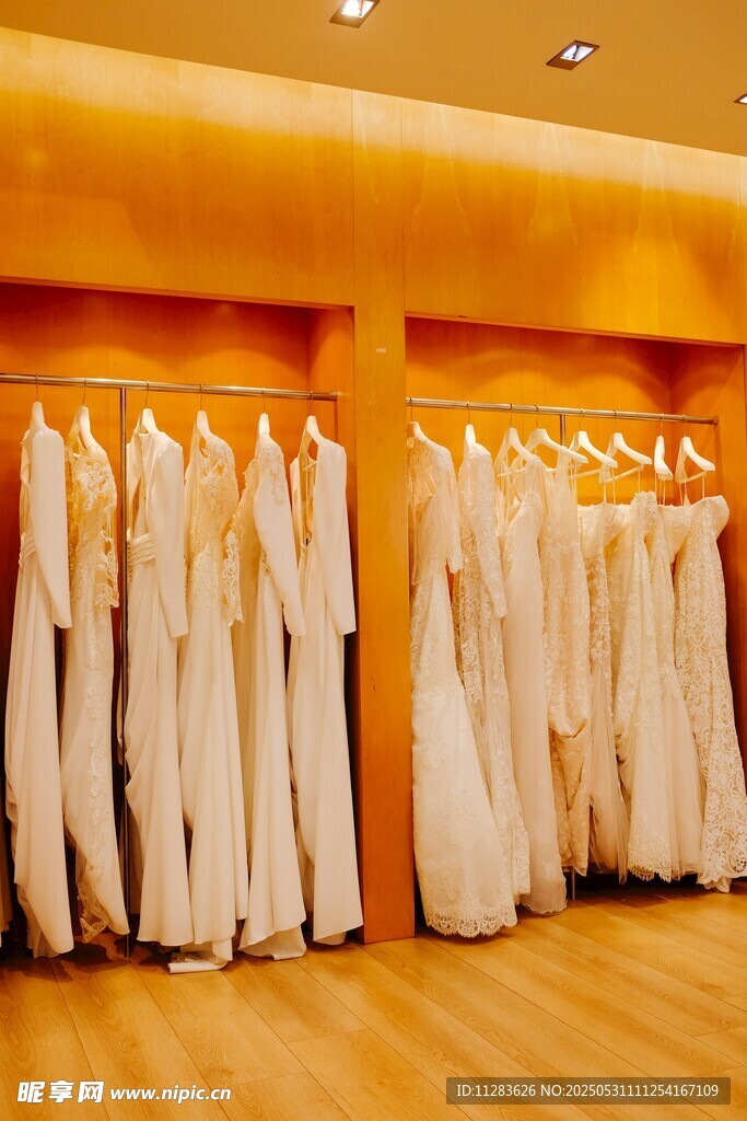 优雅婚纱陈列展示