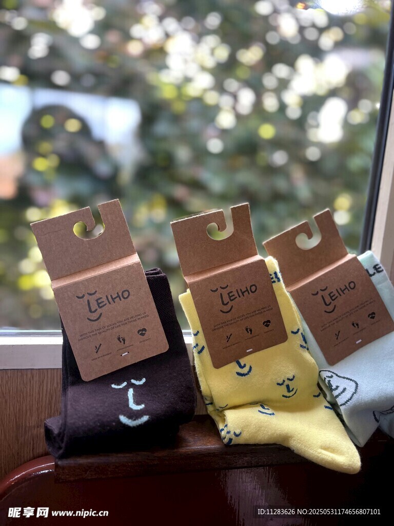 多彩袜子整齐陈列展示