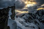 雪山壮丽日落景观