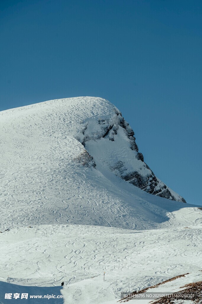 雪山景致