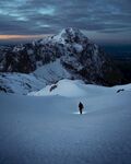 雪山孤影