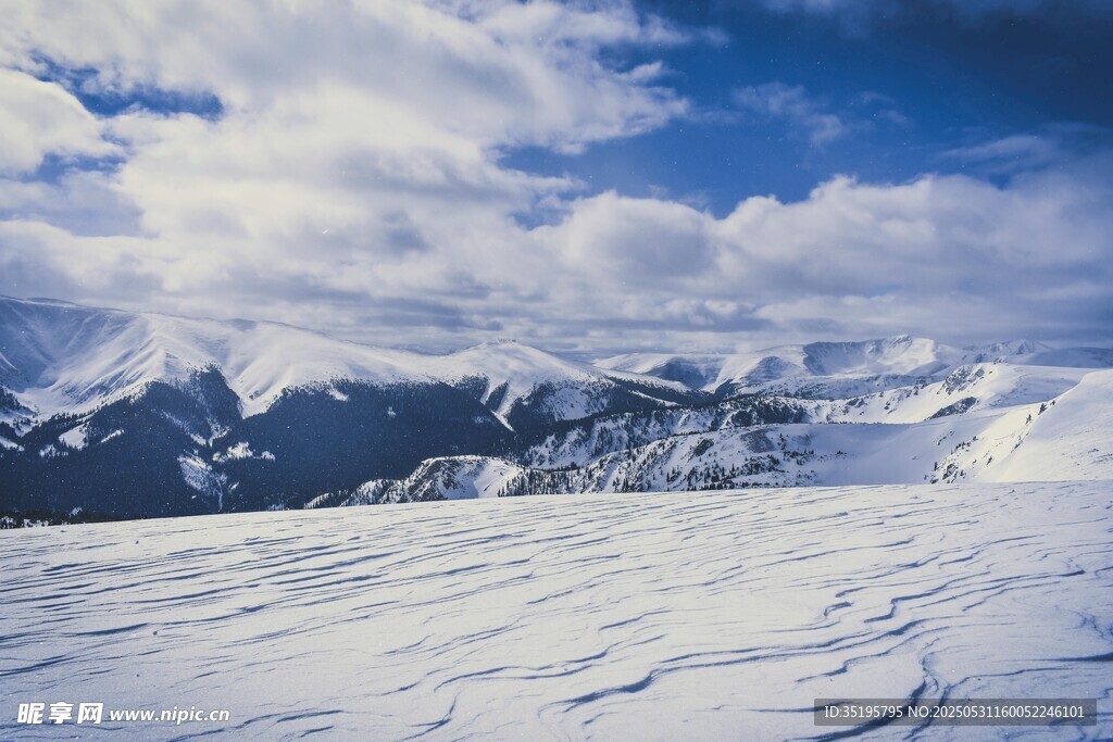 雪山美景