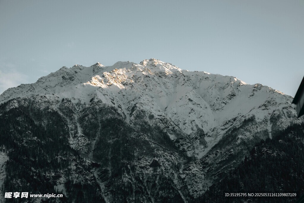 雪山壮丽景致