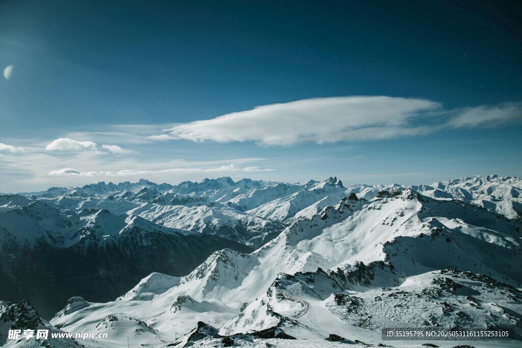 壮丽雪山景观