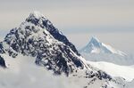 巍峨雪山壮丽景致