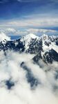 云海之上的壮丽雪山