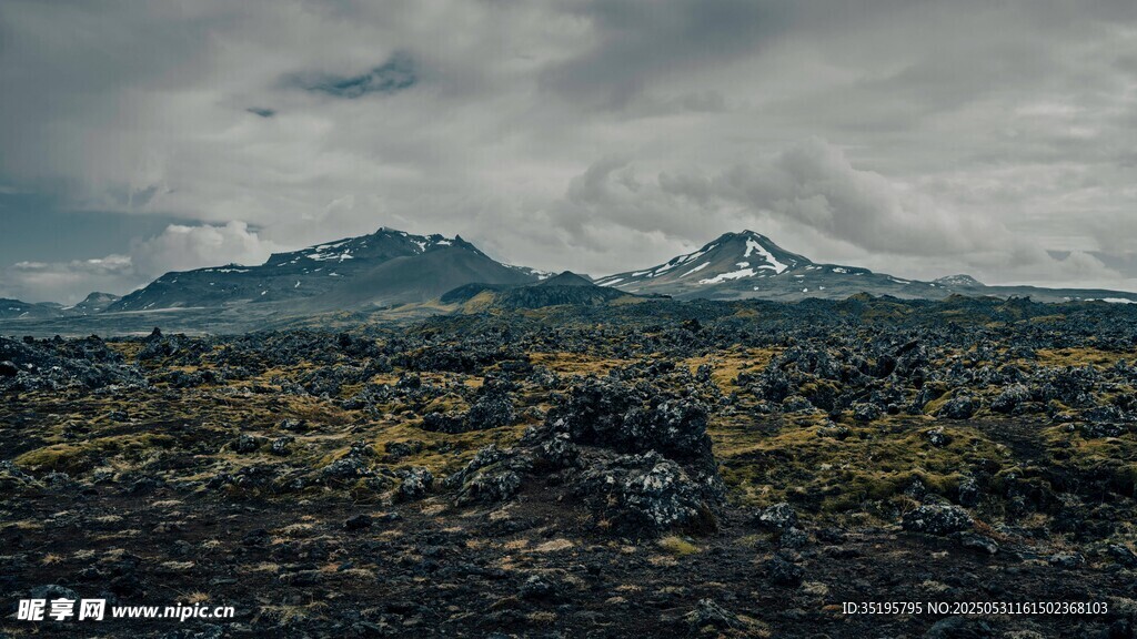 荒凉山地景观
