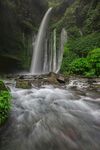 山间瀑布溪流自然美景