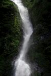 山间飞瀑