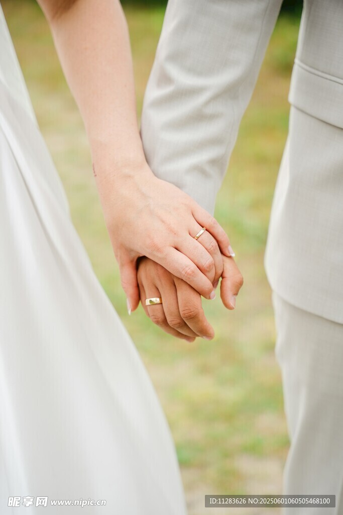 新人牵手 浪漫婚礼瞬间