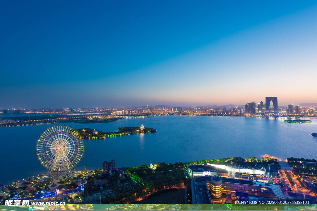 城市湖畔摩天轮美丽风光