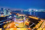 城市璀璨夜景俯瞰图