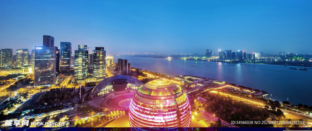 城市璀璨夜景俯瞰图