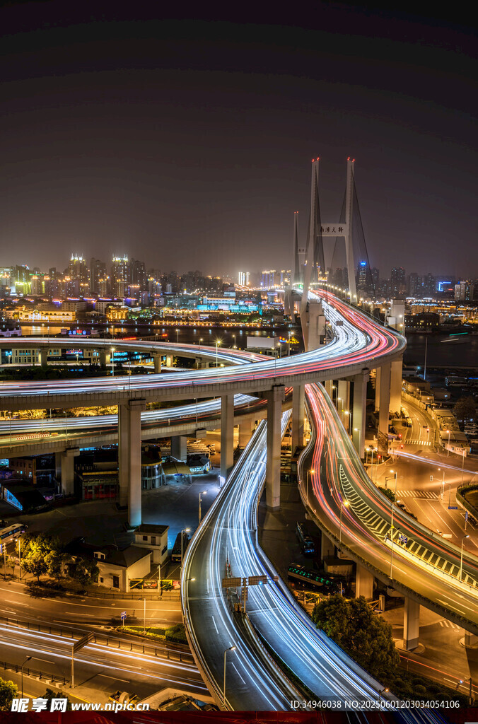 城市立交桥夜景璀璨