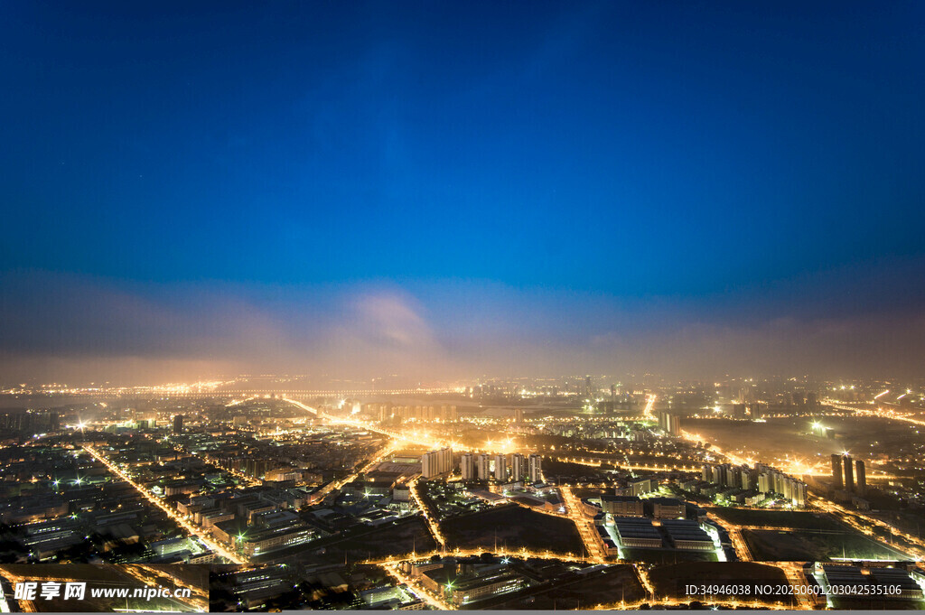 城市璀璨夜景俯瞰图