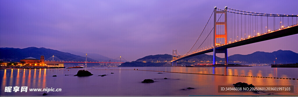 夜幕下的壮丽跨海大桥