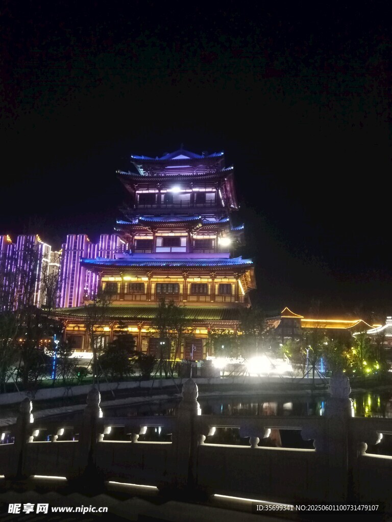 夜晚璀璨古建筑夜景