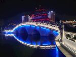 夜晚拱桥与古建筑灯光秀