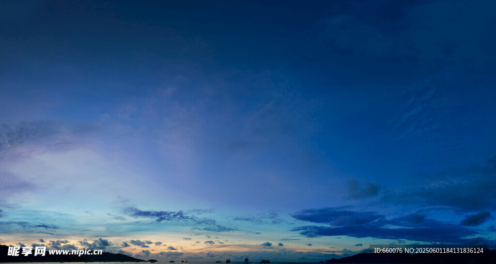 黄昏时分的天空美景