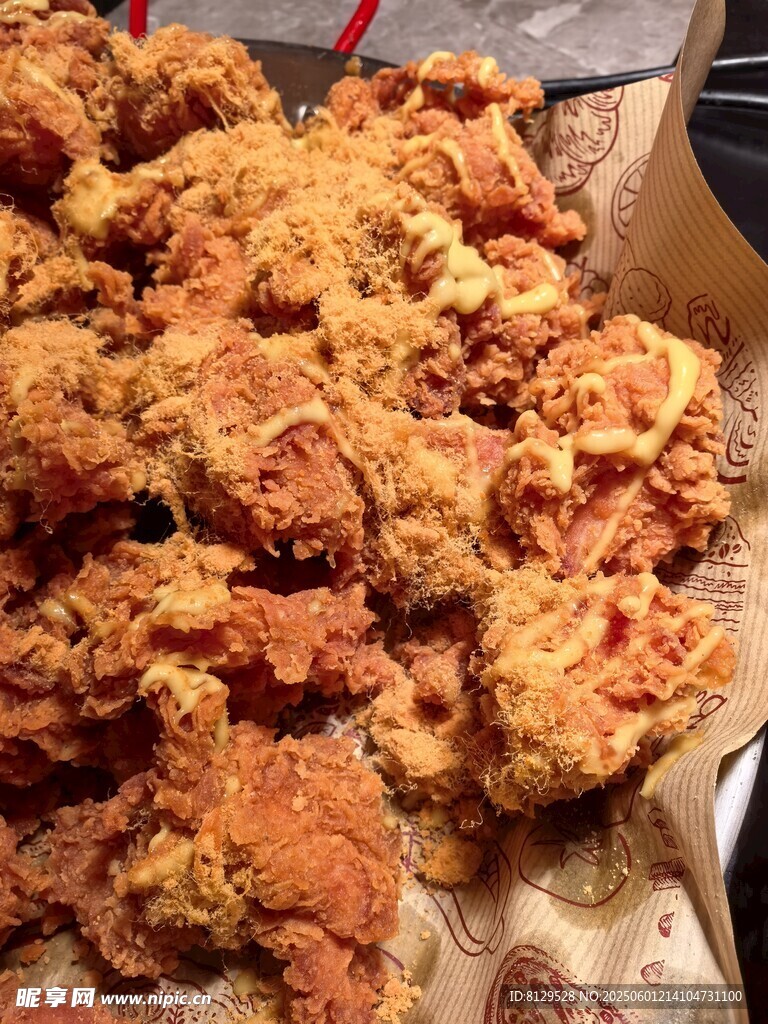 美味酥脆炸鸡诱人呈现