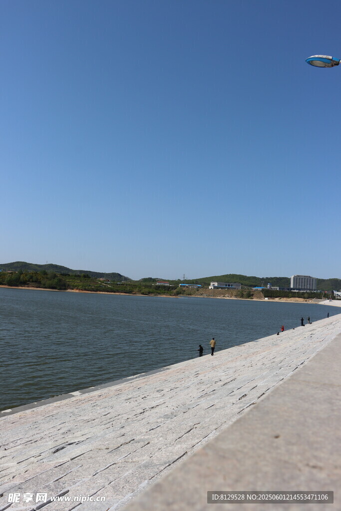 河畔步道风景