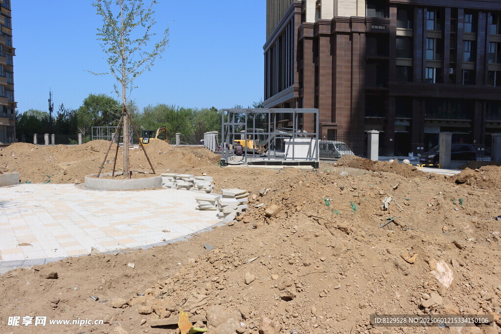 施工现场的土地与建筑