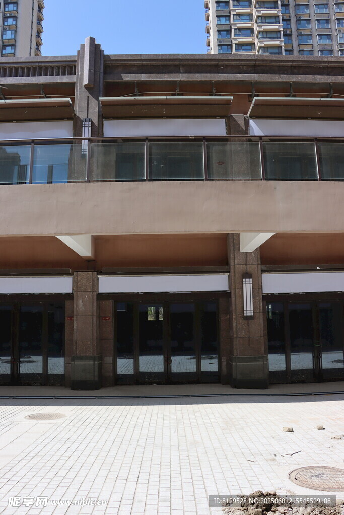 城市中待租的临街商铺