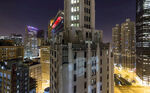 城市夜景中的高楼大厦