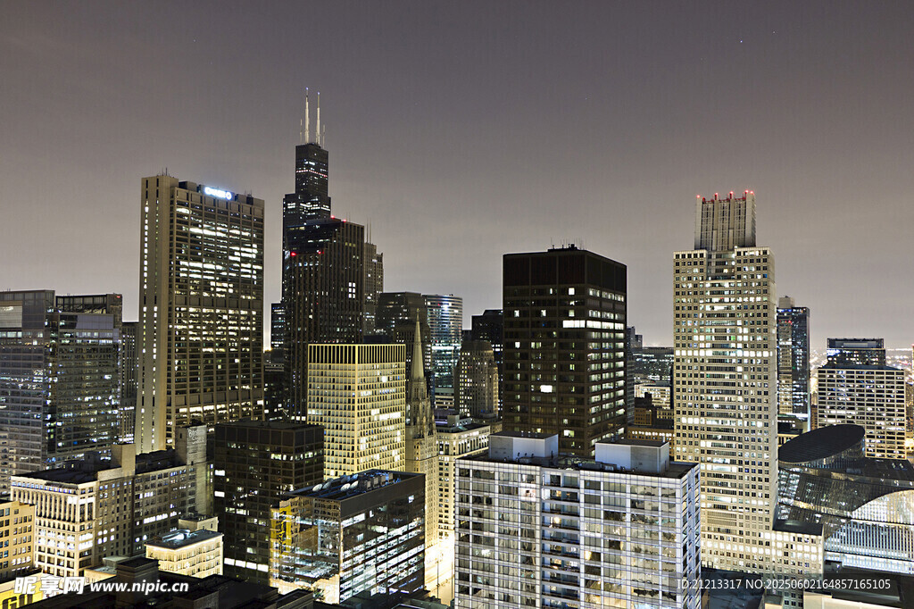 夜幕下的繁华都市建筑群