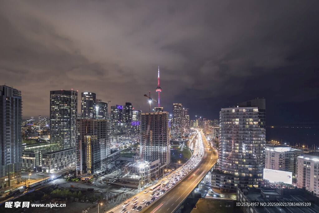 都市璀璨夜景俯瞰图