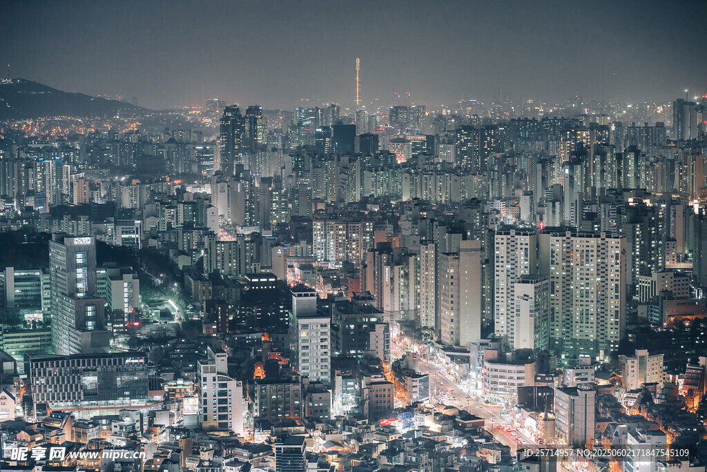 城市夜景俯瞰图