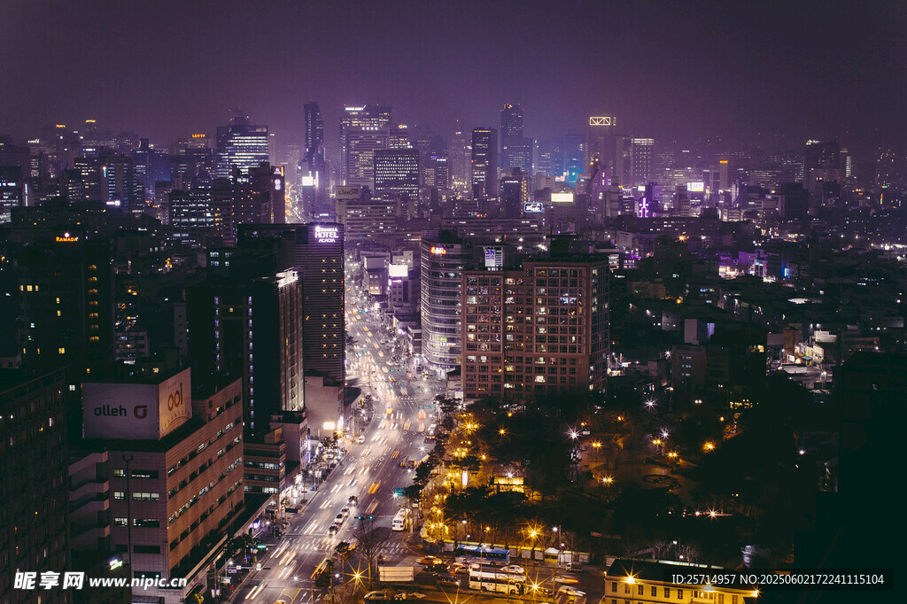 城市璀璨夜景俯瞰图