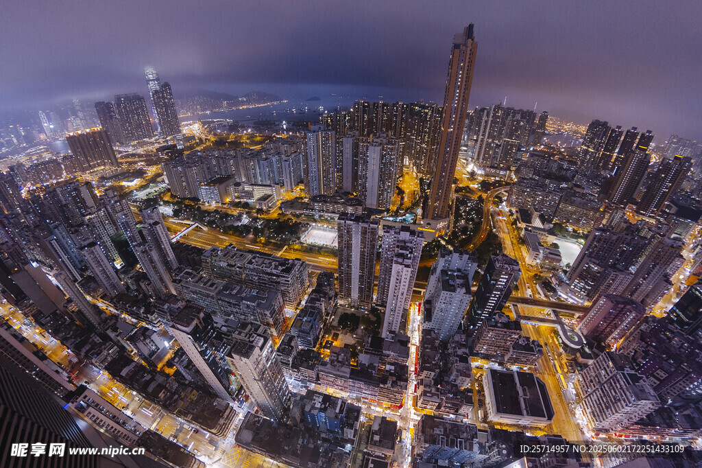 城市璀璨夜景俯瞰图