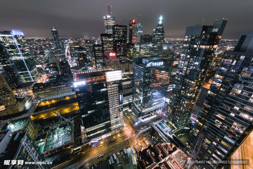 都市璀璨夜景俯瞰图