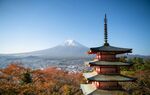 富士山古朴宝塔