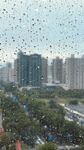 雨中俯瞰城市建筑群
