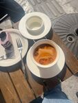 户外美味汤品与餐具组合