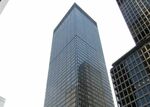 高耸入云的现代摩天大楼