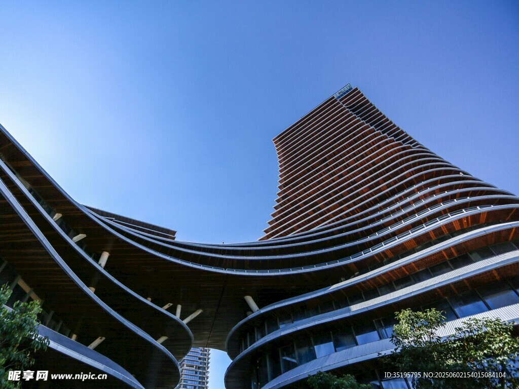 独特造型的现代建筑外观