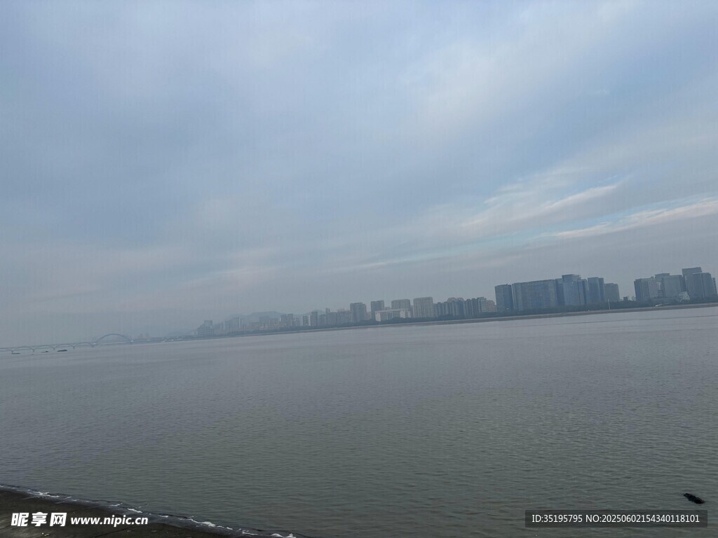 江边城市远景