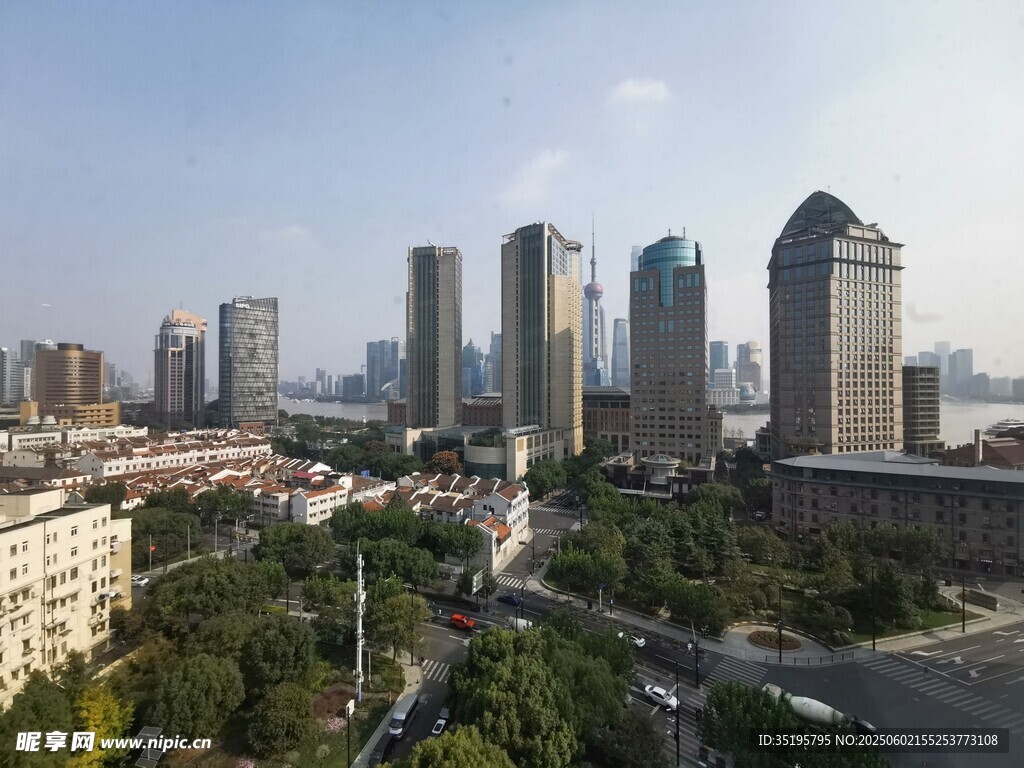 城市天际线景观俯瞰图