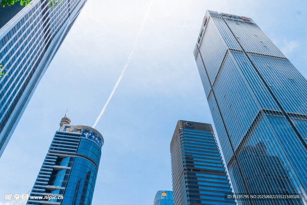 都市摩天大楼仰视景观