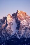 壮丽雪山日出美景