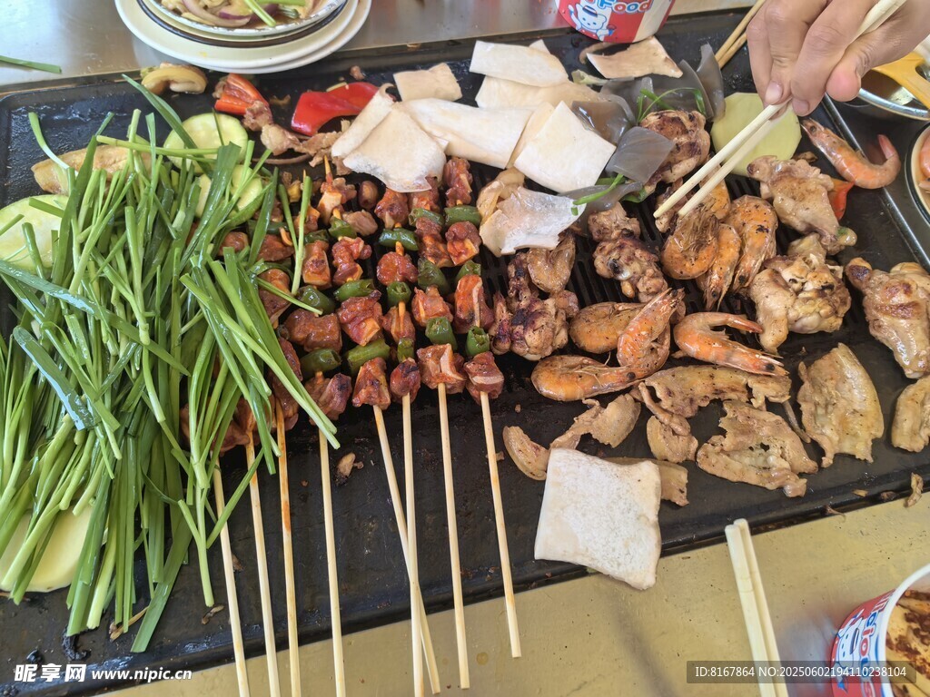 丰盛美味的户外烧烤食材