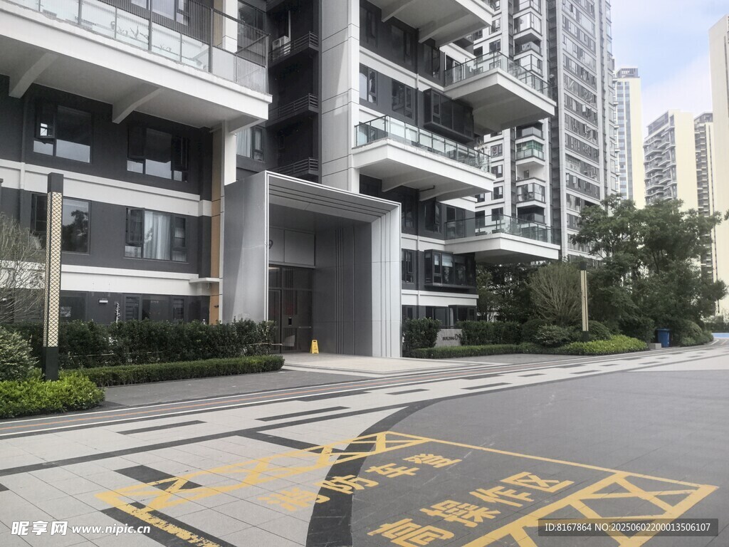 现代小区住宅楼外观