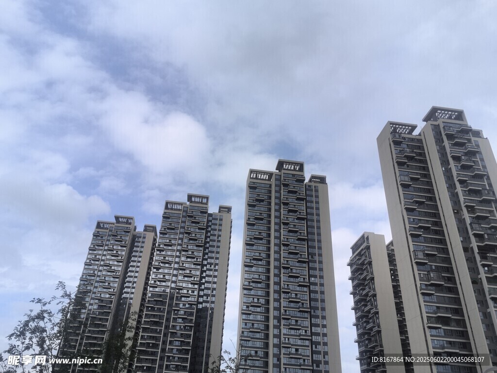 高楼林立的城市天际线