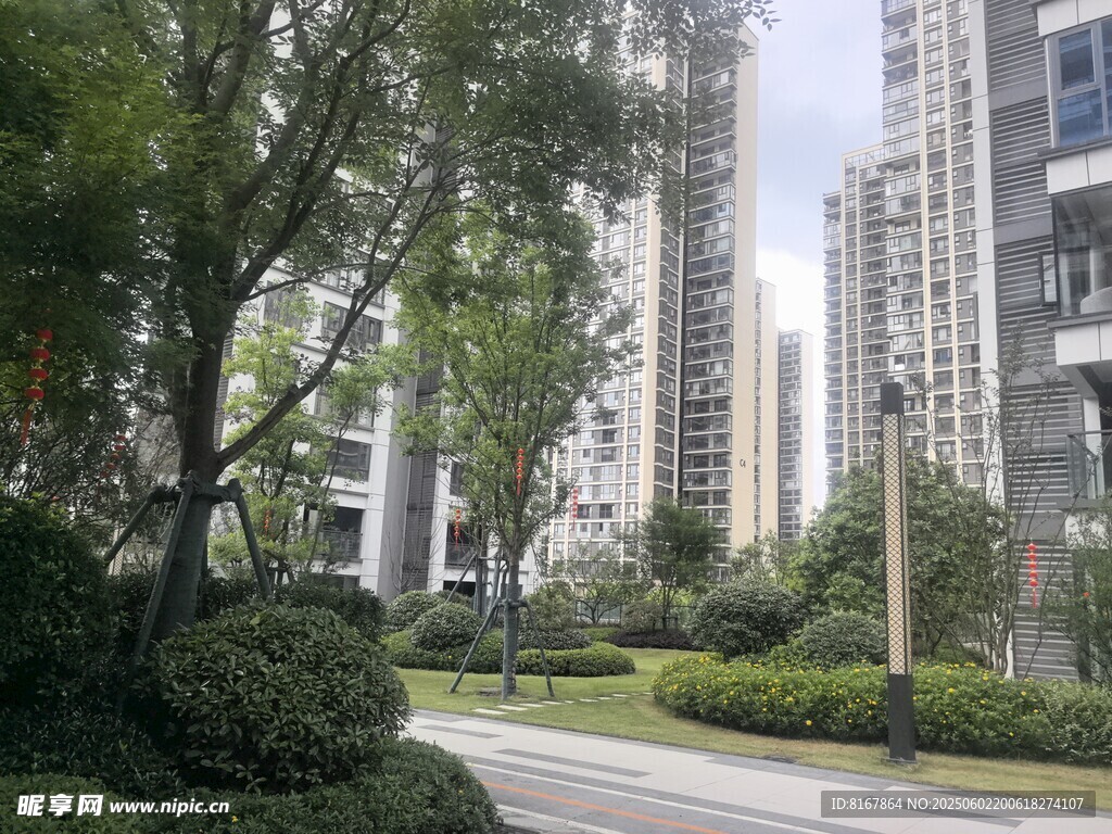 城市小区内的绿化景观