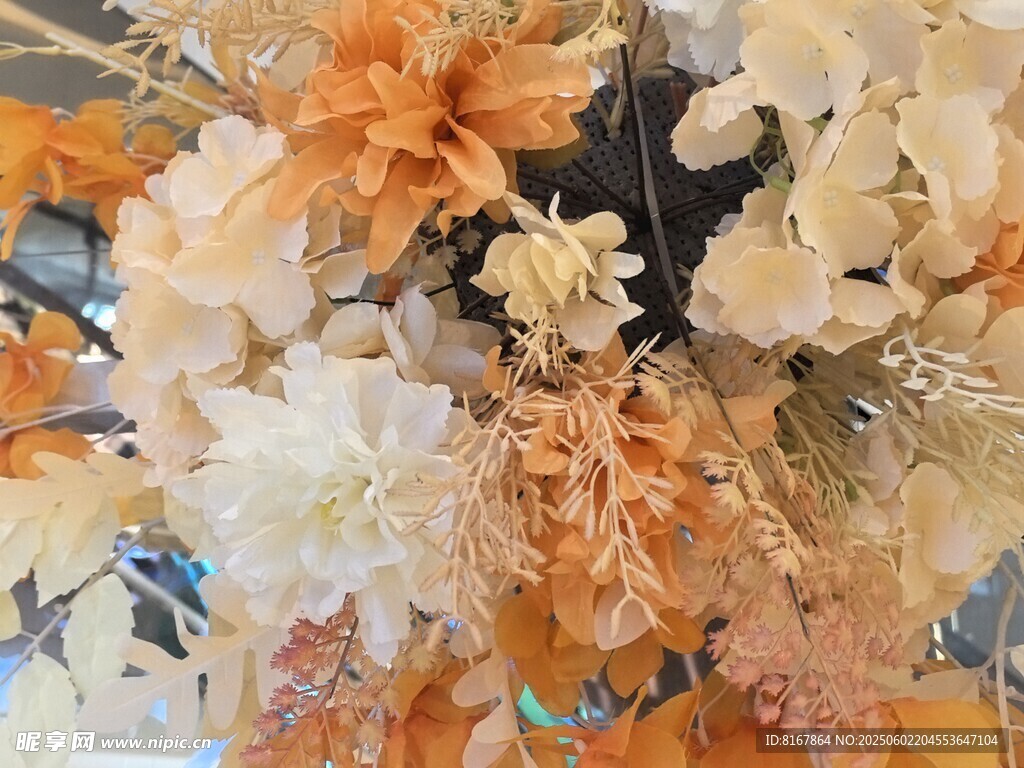 缤纷暖色花卉装饰摆件